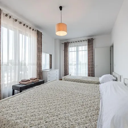Alpha Cozy & Spacious Apartment *