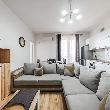 Alpha Cozy & Spacious