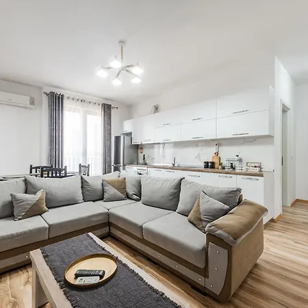 Alpha Cozy & Spacious Apartment Tirana