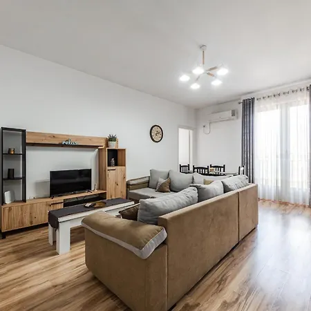 Alpha Cozy & Spacious